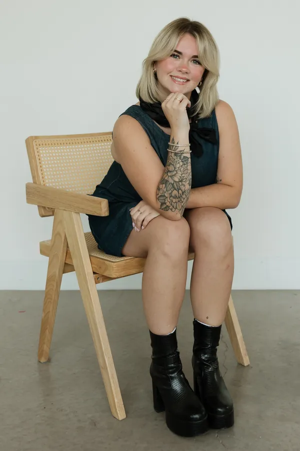 Jenny, Dimensional Color, Lived-in Blondes & Extensions at The Socialite Salon