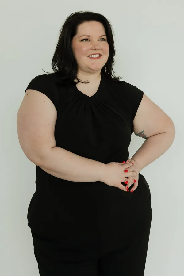 Kendall, Color Specialist & Hand-Tied Extensions at The Socialite Salon